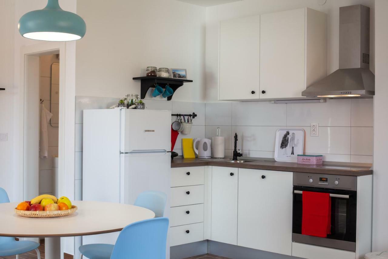 Kvasina Apartments Zadvarje Esterno foto