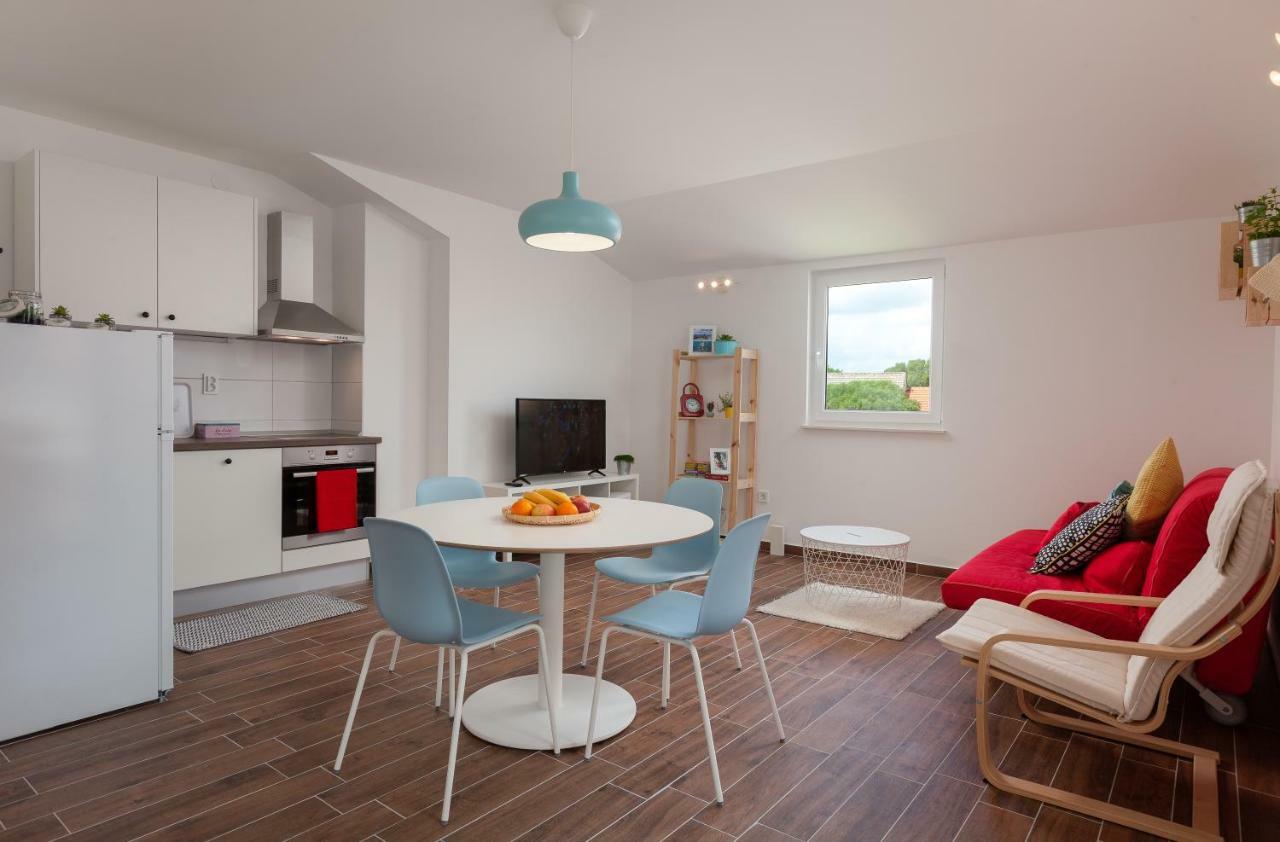 Kvasina Apartments Zadvarje Esterno foto